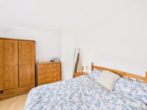 BEDROOM - click for photo gallery